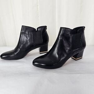 Vince Camuto Signature black leather ankle bootie metallic heel Size 7